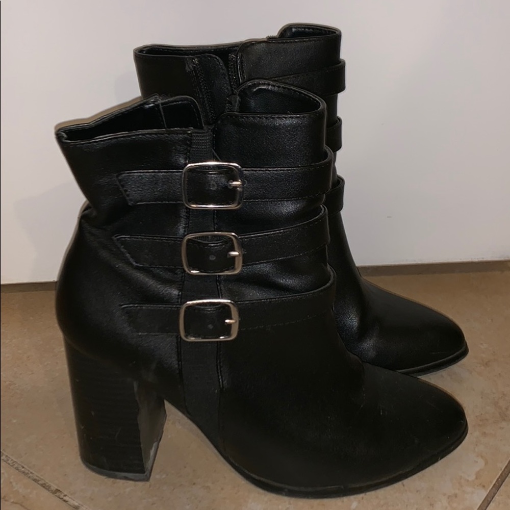 Boots - Picture 3 of 3